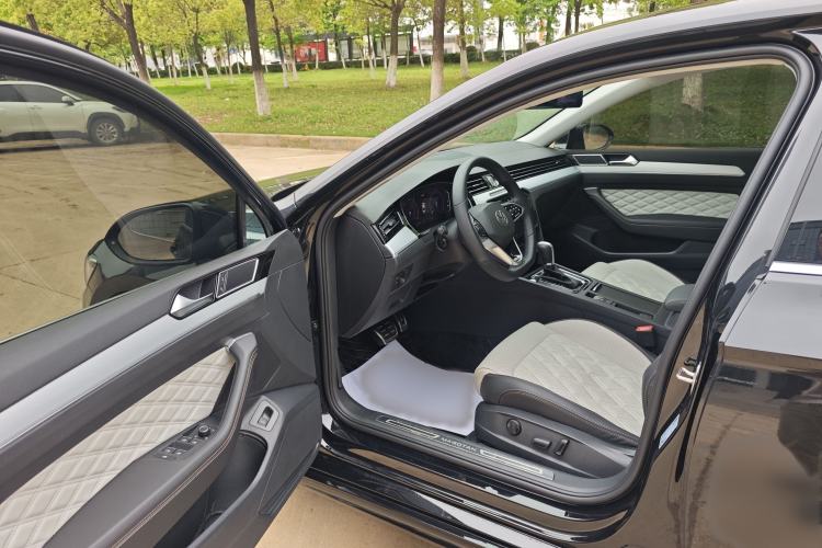 Used Volkswagen Magotan 2023 2 Million Units Commemorative Edition 330TSI DSG Luxury Version