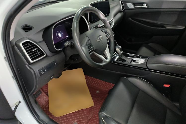 Used Hyundai Tucson 2019 280TGDi Dual-Clutch Two-Wheel Drive Fashion Edition China VI Standard
