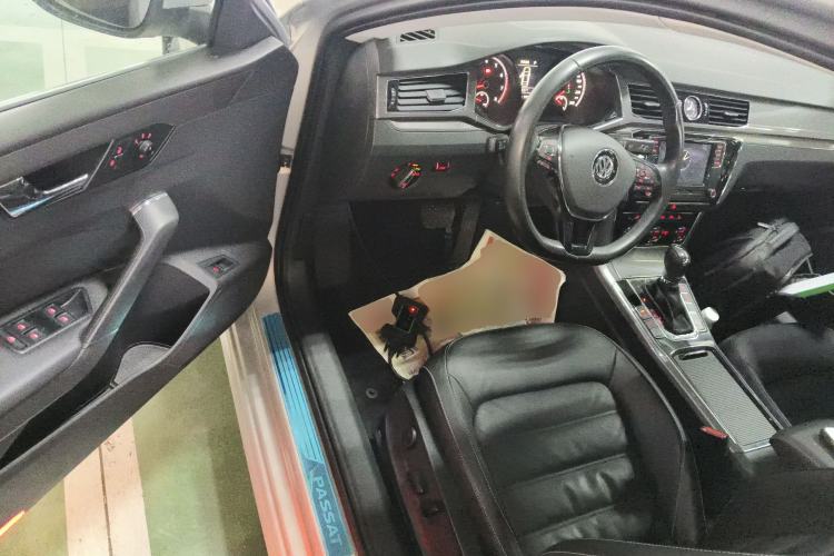 Used Volkswagen Passat 2016 330TSI DSG Luxury Edition Driver Seat