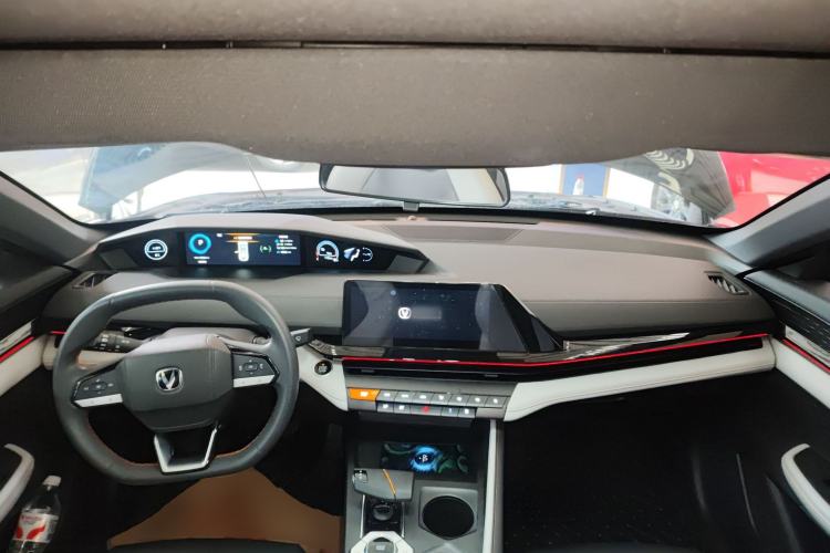 Used Changan UNI-V iDD 2024 Blue Whale Smart Electric iDD 136km Luxury Model
