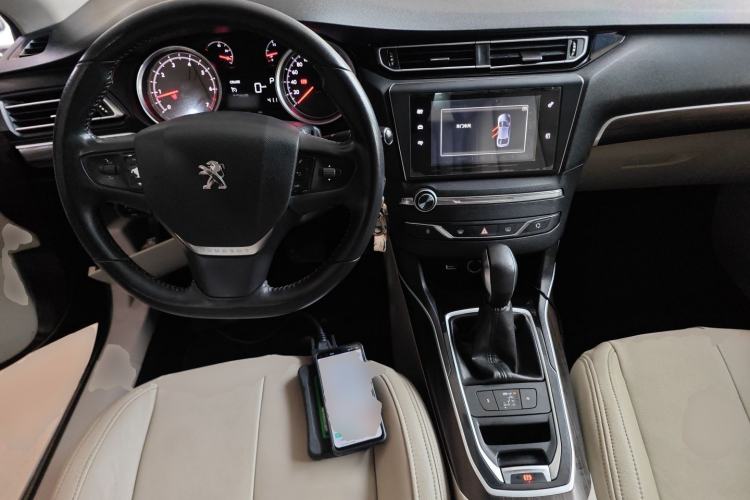 Used Peugeot 408 2014 1.8L Automatic Luxury Edition Center Console