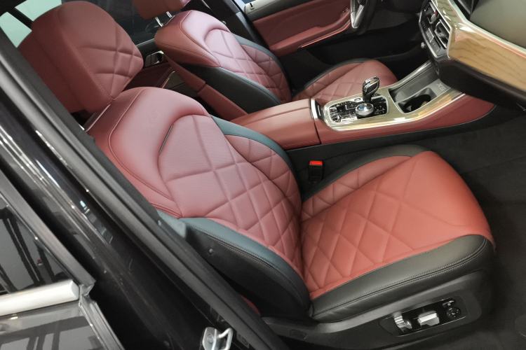 Used BMW X5 2022 xDrive 40Li Luxury Edition M Sport Package