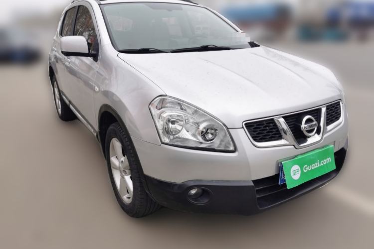 Used Nissan Qashqai 2011 2.0 XV Lea CVT 2WD Front Right 45 Deg