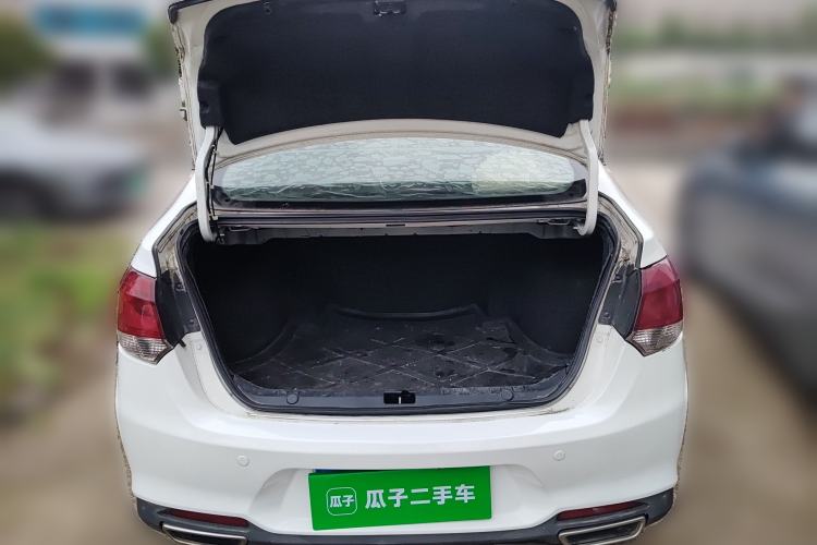 Used Soueast V5 Lingzhi 2015 Plus 1.5L Manual Smart Edition Trunk