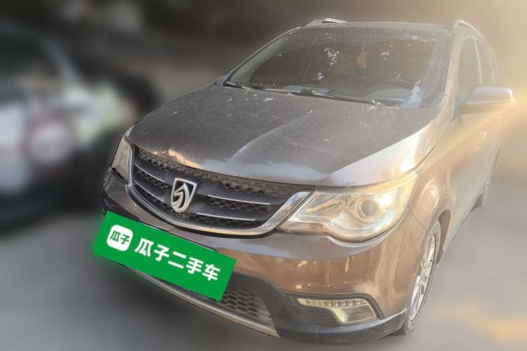 Used Baojun 730 2014 1.5L manual luxury trim 7 seats