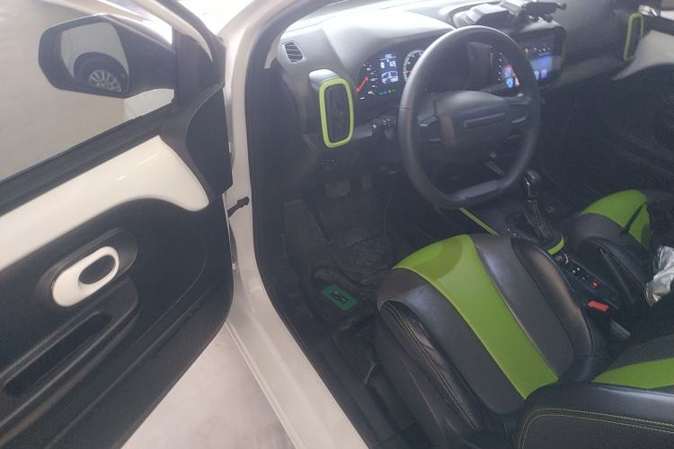 Used Roewe Clever 2021 302 km New Four-Seater Super-Efficient Version Driver Seat