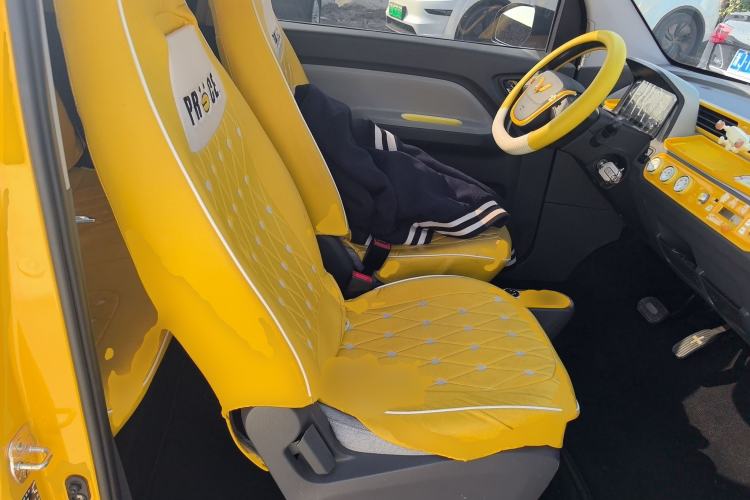 Used Wuling Hongguang MINIEV 2022 Macaron Premium Model – Lithium Iron Phosphate Right Front Seat