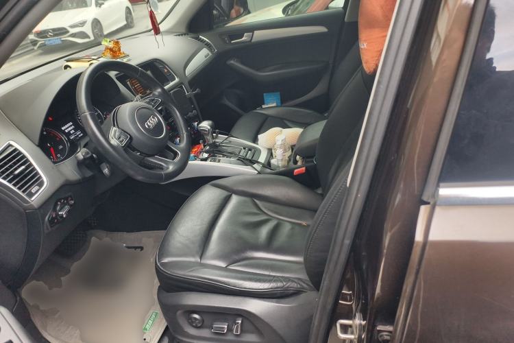 Used Audi Q5 2013 40 TFSI Technology Edition Left Front Seat