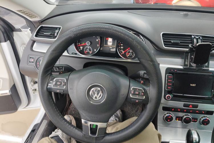 Used Volkswagen FAW-Volkswagen CC 2015 3.0 FSI V6 Steering Wheel