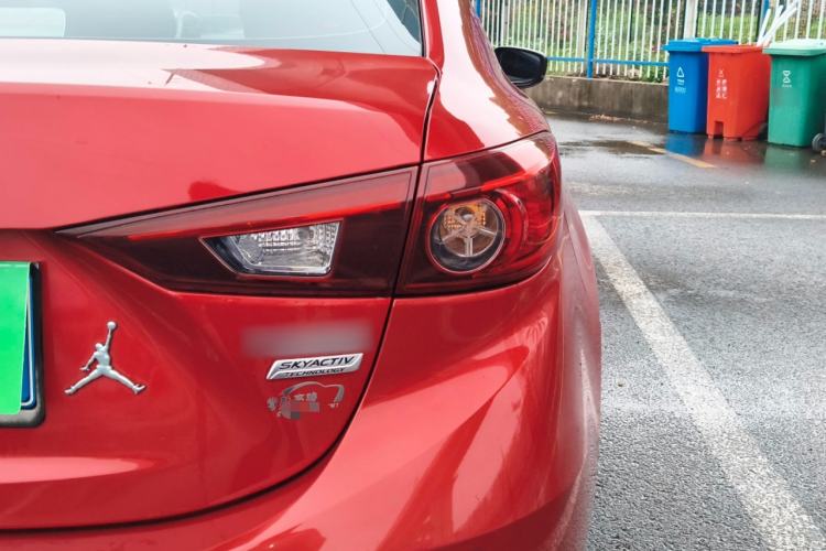 Used Mazda 3 Axela 2017 Sedan 1.5L Automatic Comfort Model Emission Standard China V Exterior 3