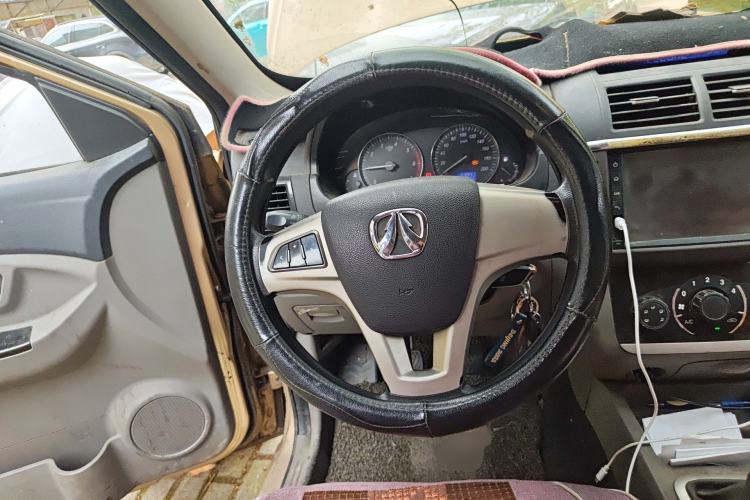 Used BAIC Weiwang M20 2014 1.5L Comfort Version BJ415B Steering Wheel