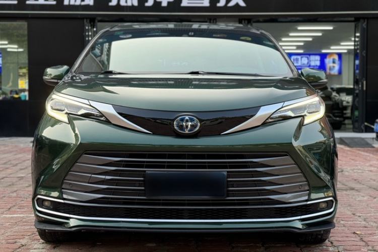 Used Toyota Sienna 2021 2.5L Hybrid Ultimate Edition