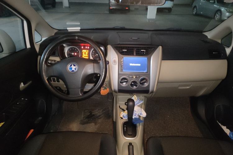 Used Venucia R50 2013 1.6L Automatic Fashion Edition