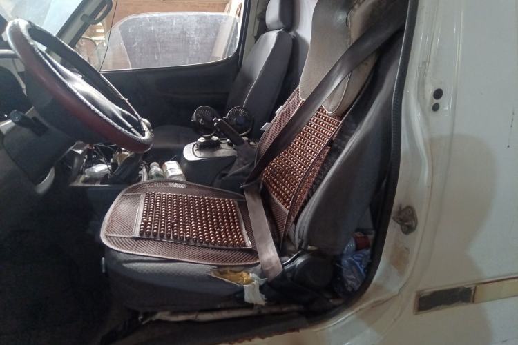 Used Jinbei Hiace 2018 2.0L Fifth-Generation Box Truck Standard Roof 2 Seats 4G19 Left Front Seat