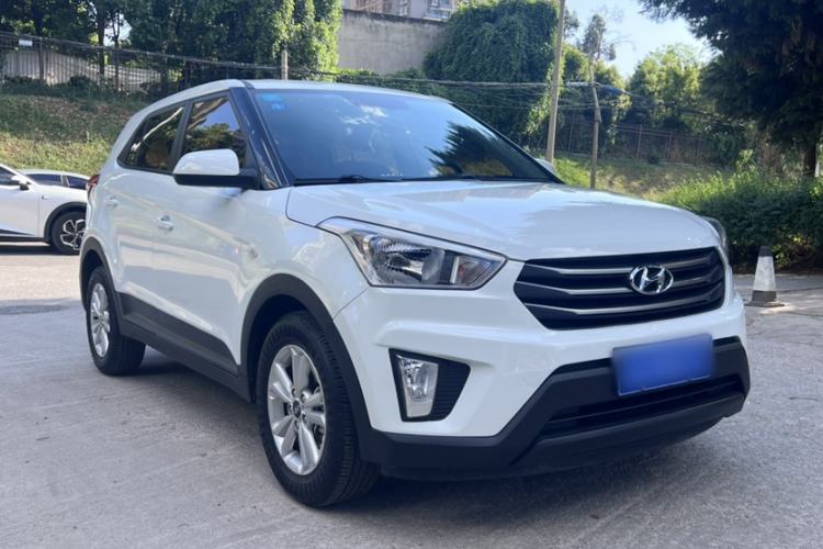 Used Hyundai ix25 2015 1.6L Automatic Two-Wheel Drive Fashionable GS Model Exterior 2