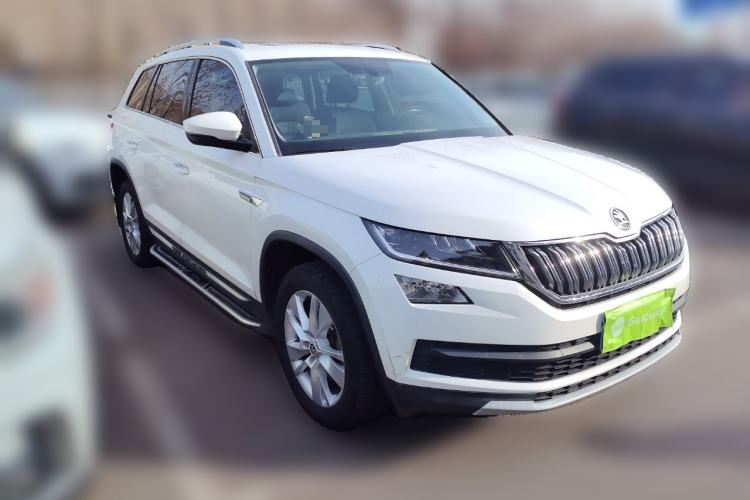 Used Skoda Kodiaq 2017 TSI330 7-Seater Two-Wheel-Drive Luxury Edition Front Right 45 Deg