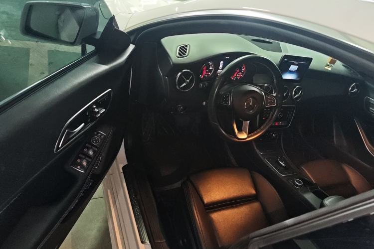 Used Mercedes-Benz CLA 2018 CLA 200 Style Edition Driver Seat