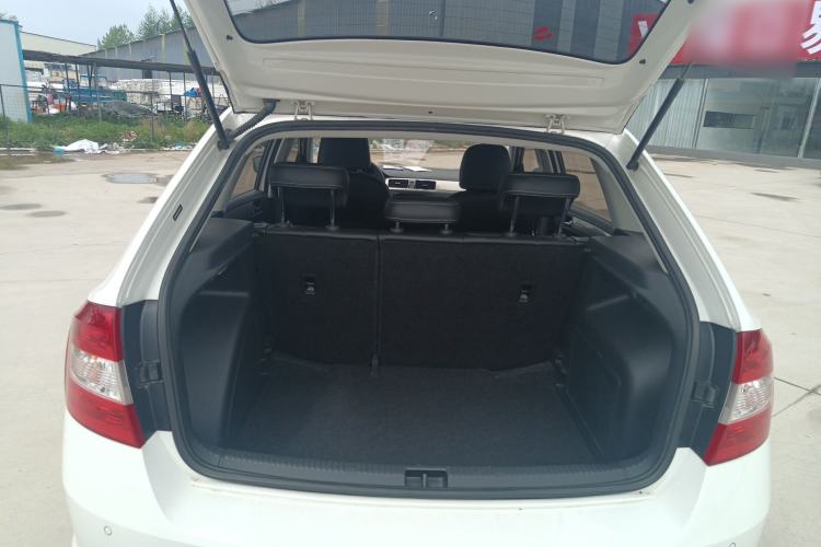 Used Skoda Rapid Spaceback 2019 Revised Version 1.5L Automatic Comfort Edition China VI Standard Trunk