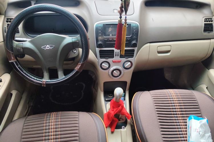 Used Chery Fengyun 2 2010 Hatchback 1.5L Ambition Model Center Console