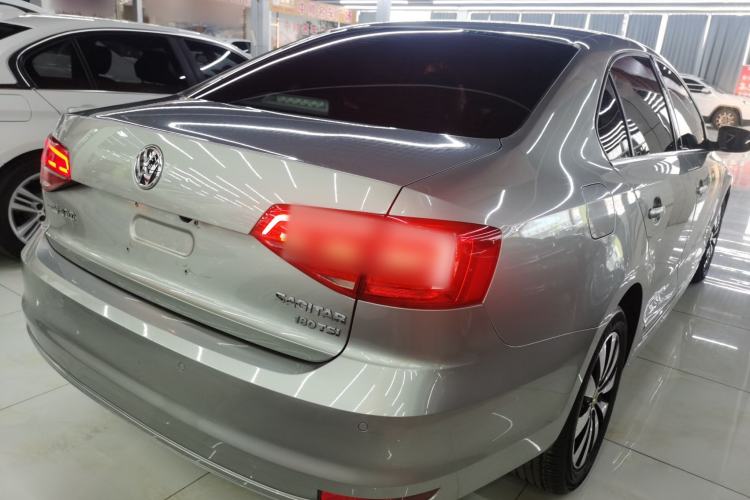 Used Volkswagen Sagitar 2017 180TSI Automatic Luxury Edition