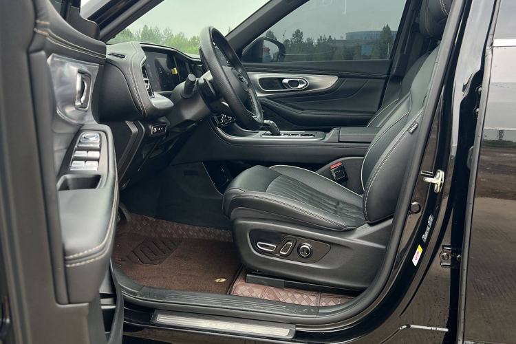 Used GAC Trumpchi GS8 2022 Linghang Series 2.0 TGDI Two-Wheel-Drive Luxury Smart Connectivity Version (7 Seats)