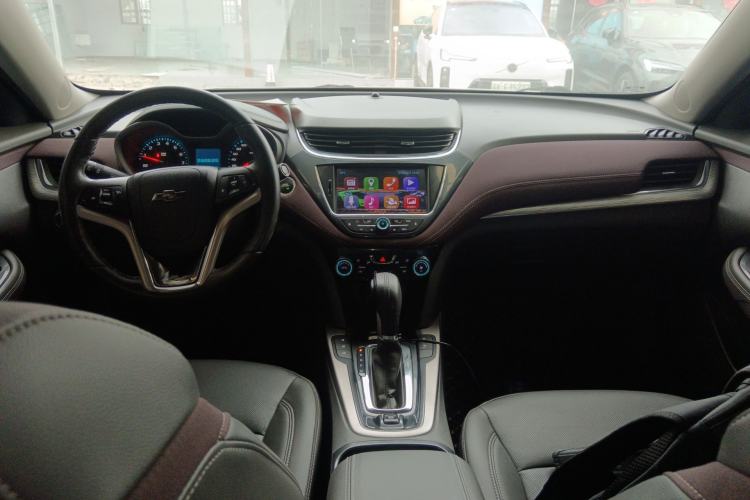 Used Chevrolet Malibu 2018 530T Automatic Luxury Edition Center Console