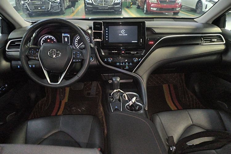 Used Toyota Camry 2021 2.0G Luxury Edition Center Console