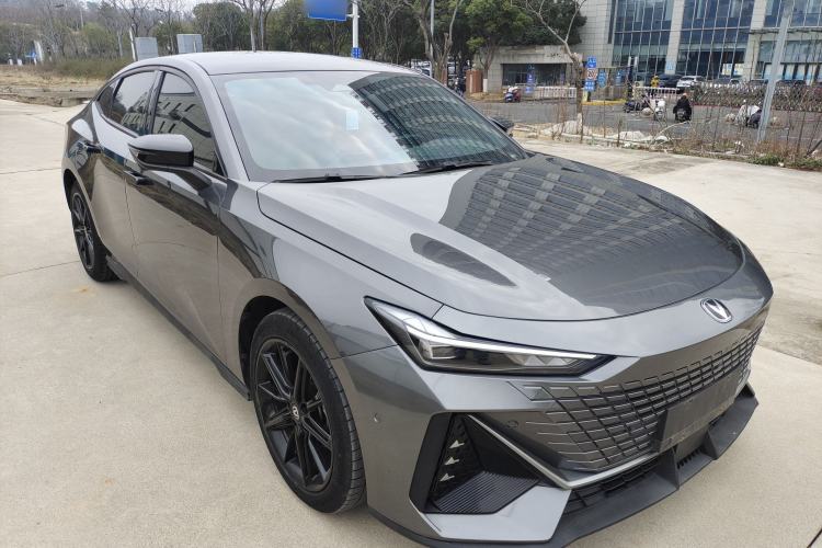 Used Changan UNI-V 2022 1.5T Smart Navigation Version
