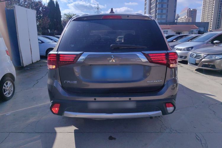 Used Mitsubishi Outlander 2017 2.0L Two-Wheel Drive Glory Edition 5 Seats