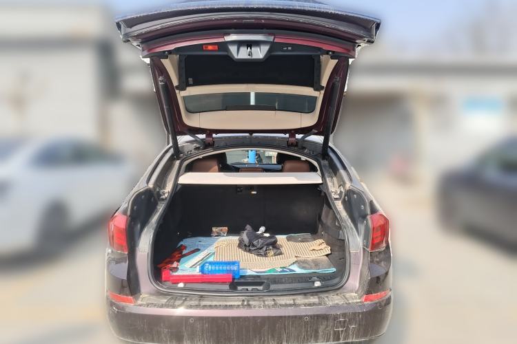 Used BMW 5 Series GT 2015 528i Leading Model Trunk