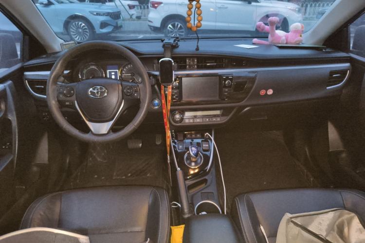 Used Toyota Levin 2016 Dual-Engine 1.8H GS-L E-CVT Leading Edition Center Console