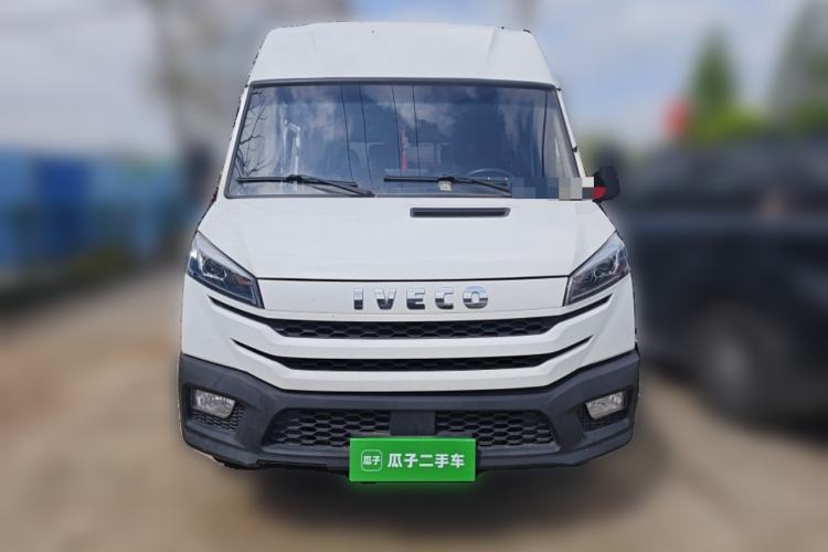 Used Iveco Daily 2023 2.5T A37M1 Long Wheelbase Mid-Roof Dual-Tire Side-Sliding Doors 5-9 Seats