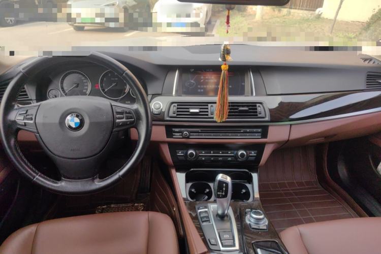 Used BMW 5 Series 2014 525Li Leading Model
