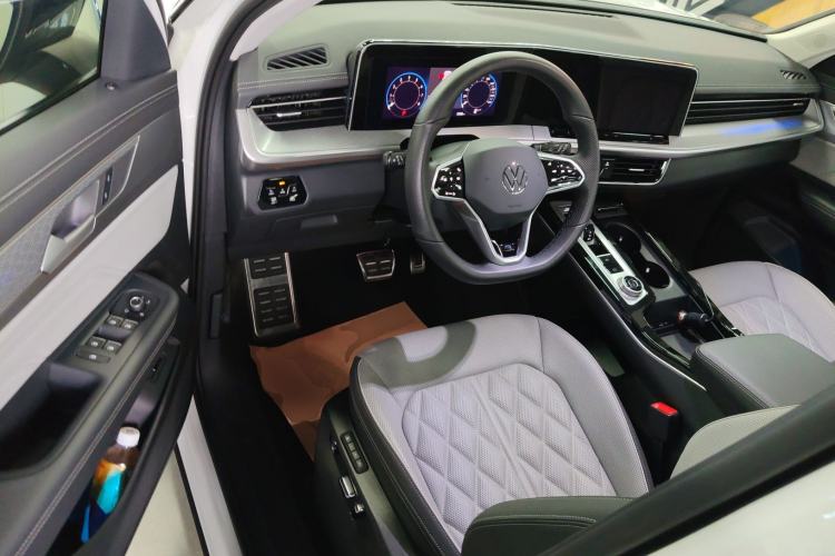 Used Volkswagen Tavendor 2023 380TSI Four-Wheel Drive R-Line Cruise Edition Driver Seat