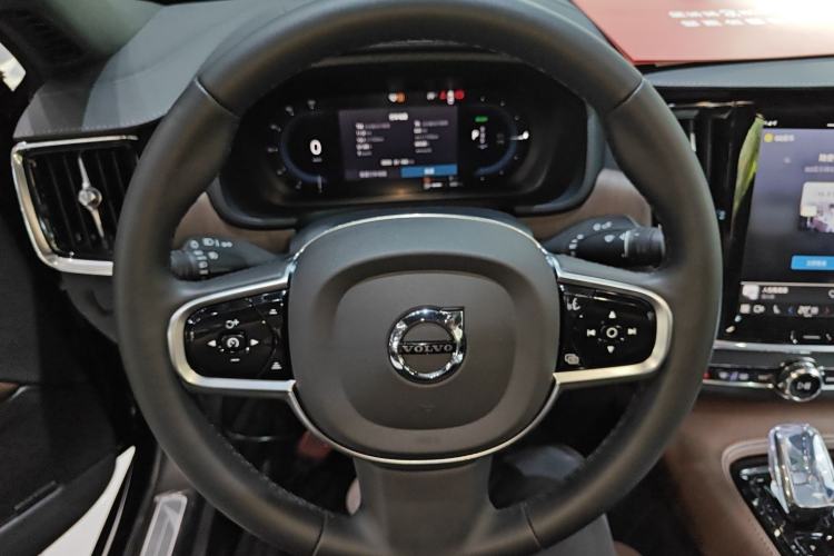 Used Volvo S90 New Energy 2024 Plug-in Hybrid Four-Wheel Drive Long-Range Luxury Smart Edition Steering Wheel