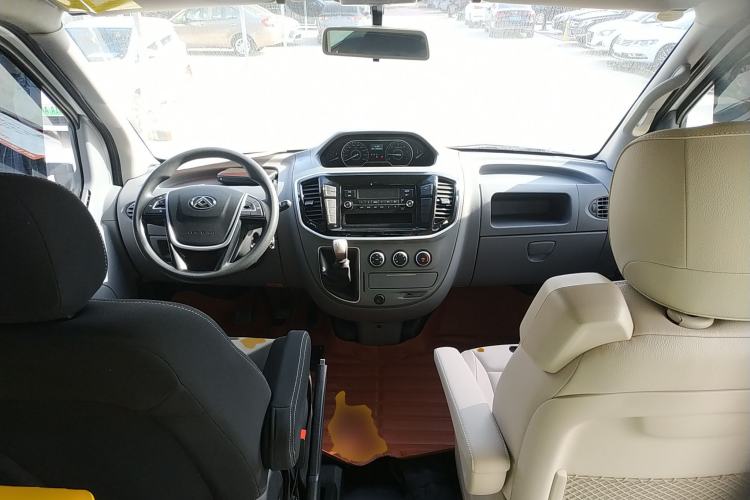 Used SAIC MAXUS Xintu V80 2021 2.0T Manual Classic Aoyuntong Short Wheelbase Mid-Roof 5/6-Seater