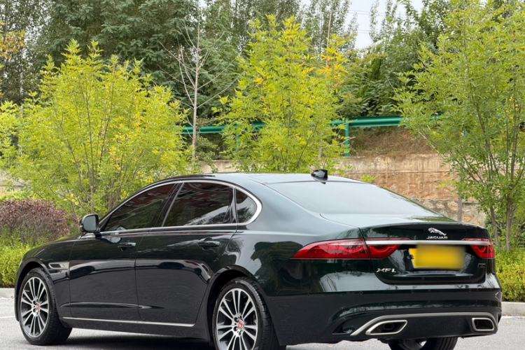 Used Jaguar XFL 2025 Model—2.0T P250, Two-Wheel Drive, Premium Luxury Edition
