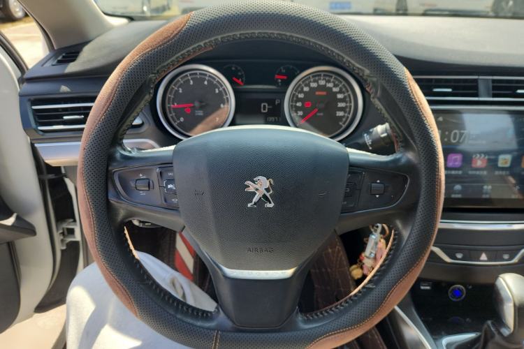 Used Peugeot 408 2014 1.8L Automatic Luxury Edition Steering Wheel