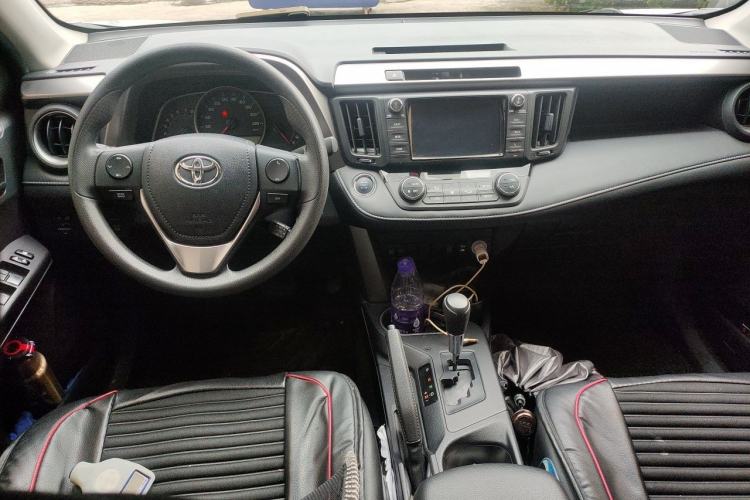 Used Toyota RAV4 2016 2.0L CVT Two-Wheel Drive Fashion Edition China V Standard