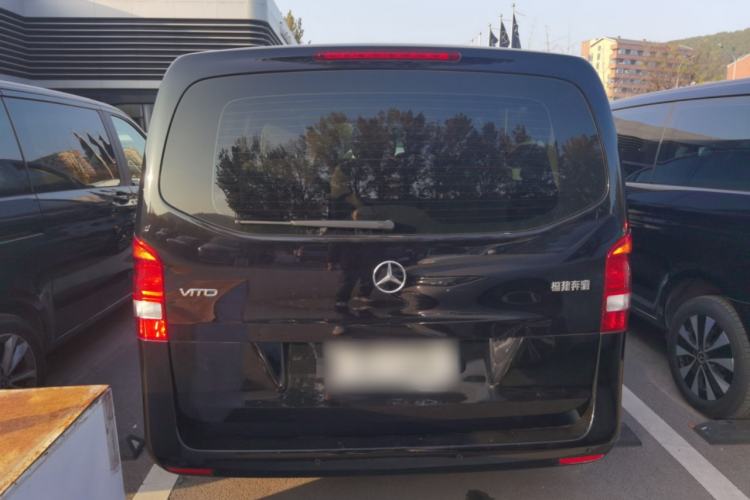 Used Mercedes-Benz Vito 2023 2.0T Business Version 7 Seats Exterior 4