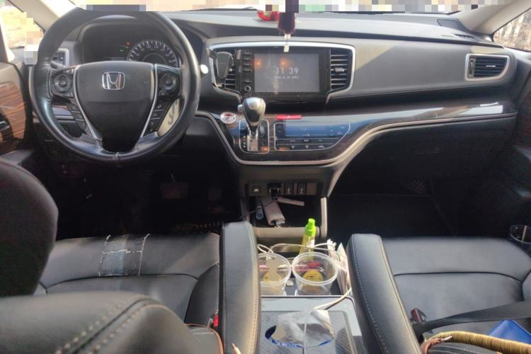 Used Honda Odyssey 2019 2.0L Rui-Changxiang Edition Center Console
