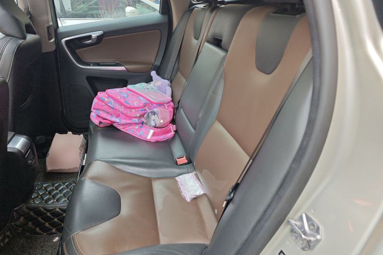 Used Volvo XC60 2017 T5 AWD Smart Upgrade Edition
