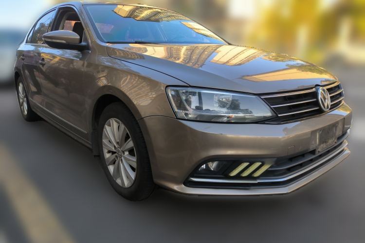 Used Volkswagen Sagitar 2015 1.6L Automatic Comfort Model Front Right 45 Deg