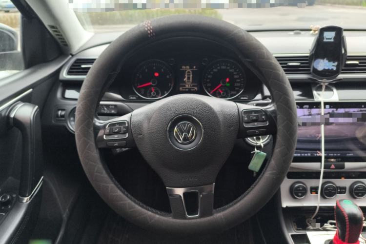Used Volkswagen Magotan 2013 1.8TSI Luxury Model Steering Wheel