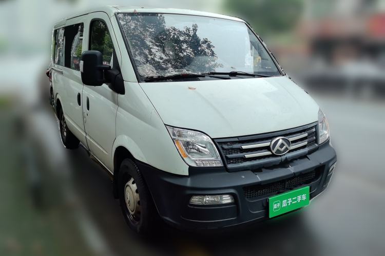 Used SAIC MAXUS Xintu V80 2019 2.5T Classic Model 6-Speed Manual – Aoyuntong Short Wheelbase Ultra-Low Roof 5/6 Seats Front Right 45 Deg
