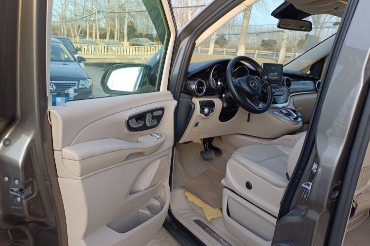 Used Mercedes-Benz V-Class 2017 V 260 Avantgarde Edition