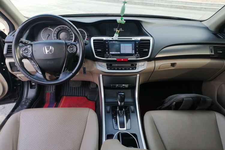Used Honda Accord 2014 2.0L EXN Luxury Navigation Edition Center Console