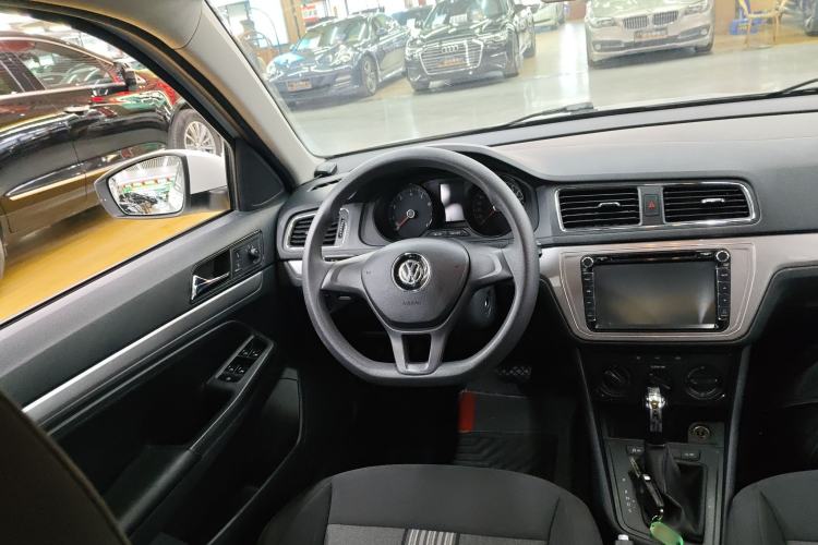 Used Volkswagen Gran Lavida 2015 1.6L Automatic Fashion Edition