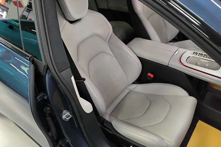 Used Xiaomi Auto SU7 2024 Four-Wheel Drive Ultra-Long Range Advanced Intelligent Driving Max Edition Right Front Seat