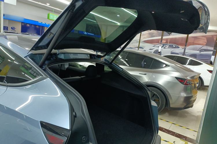 Used Tesla Model Y 2025 Rear-Wheel Drive First Edition
